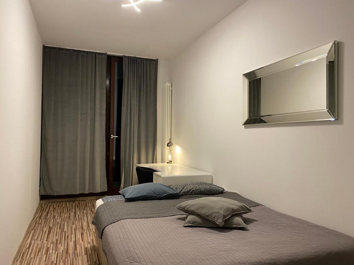 Two Rooms Apartment Triton Park Varşova Dış mekan fotoğraf